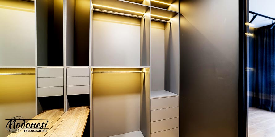 Come Arredare e Personalizzare una Cabina Armadio Angolare