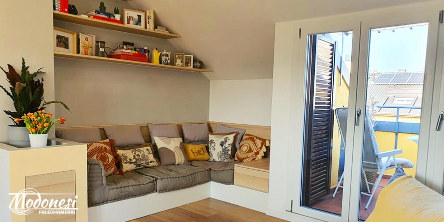 Divano Angolare Milano: Struttura in MDF per un’Elegante Mansarda