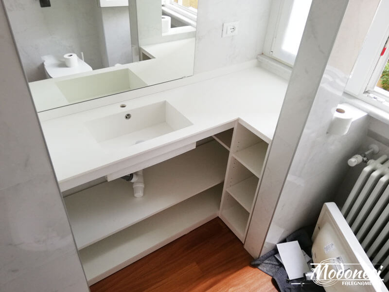 Mobile Bagno Angolare Per Una Coppia Di Milano Applicazioner 01
