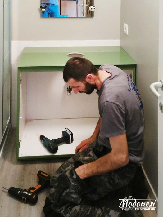 Mobili Da Bagno Su Misura Milano Pero Messa In Opera 02