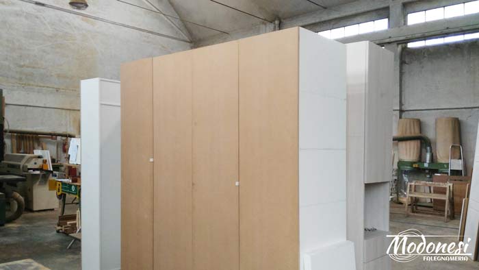 Armadio Su Misura Maniglia Fresata Milano Laboratorio 01