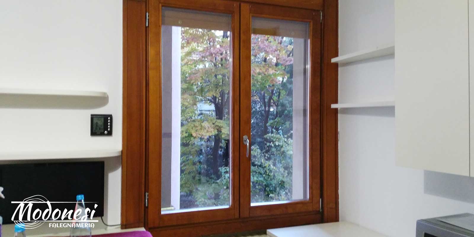 Serramenti su misura in legno per appartamento a Milano Serramenti su misura in legno per appartamento a Milano