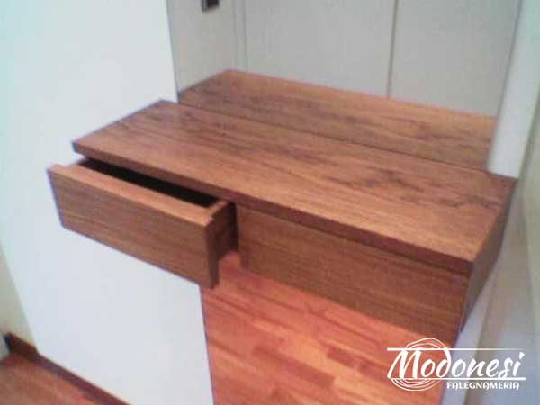 Consolle d'ingresso su misura in legno Consolle d'ingresso su misura in legno