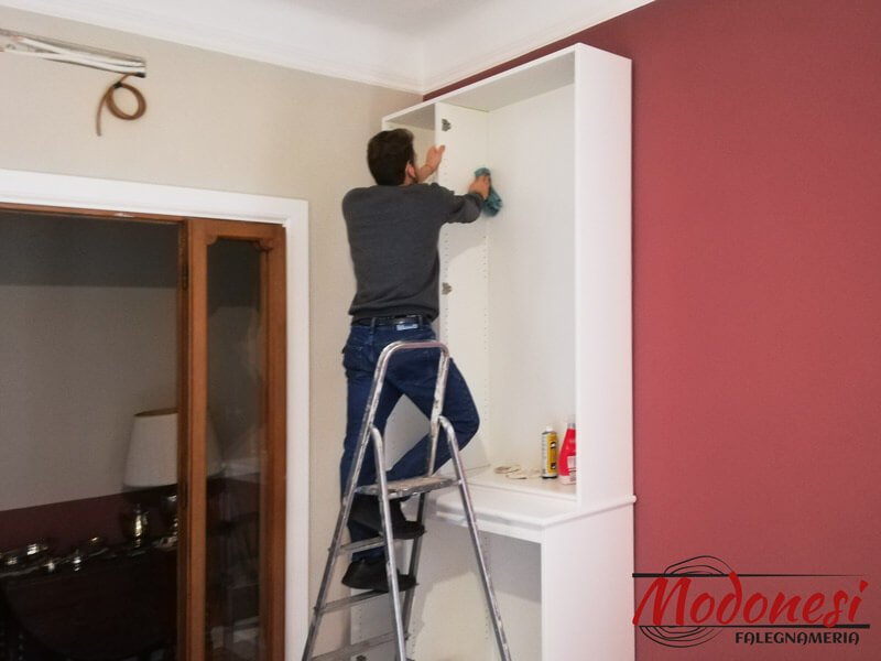 Mobile Soggiorno Bianco Su Misura Per Una Casa A Milano Applicazione 02